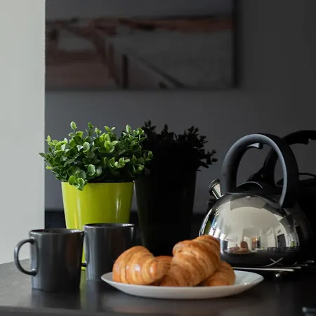 Unique And Spacious With Air Conditioning By Renters *