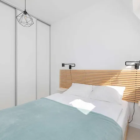 Unique And Spacious With Air Conditioning By Renters *